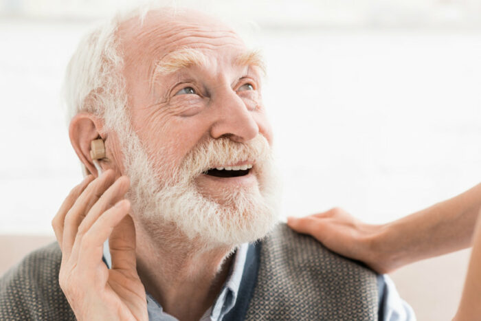 Pathologies auditives : à quel moment faut-il mettre un appareil auditif ?