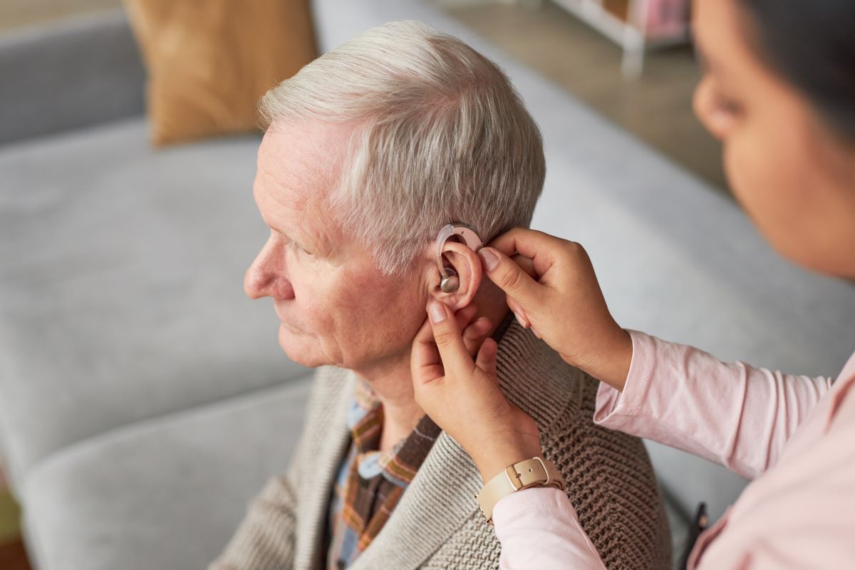 Appareil auditif invisible : une solution discrète pour mieux entendre