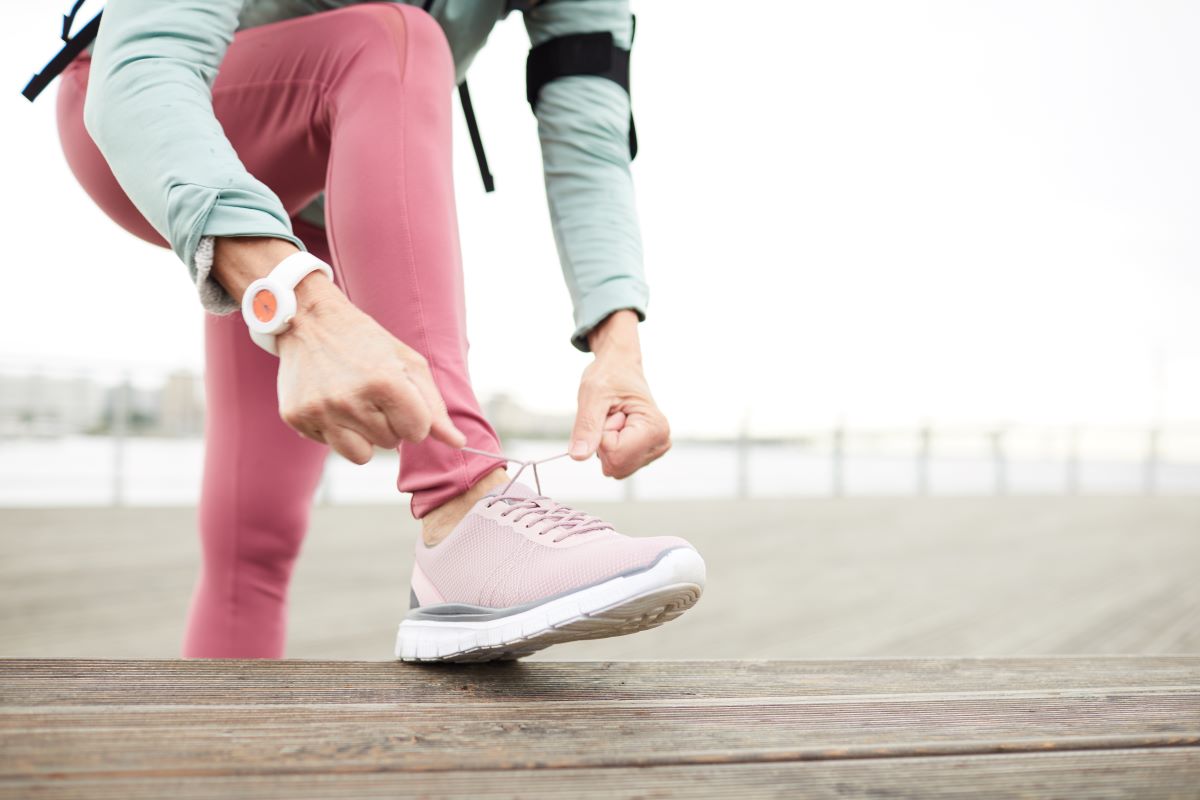 Chaussures pour hommes seniors : trouver le confort et la qualité adaptés à vos besoins