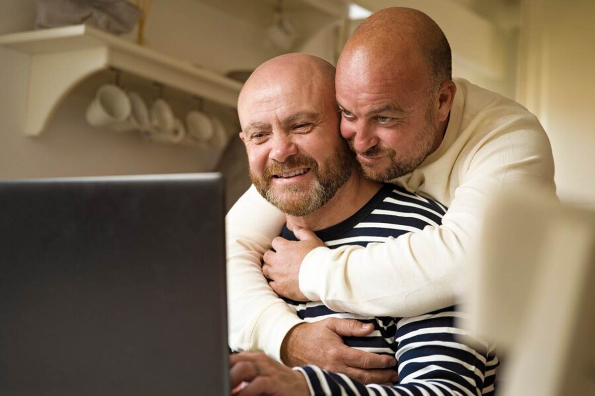 Rencontre Gay Senior : Comment retrouver l’amour après 50 ans ?