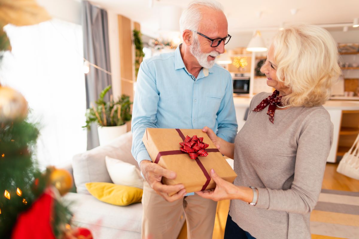 Idée cadeau pour personne âgée en maison de retraite