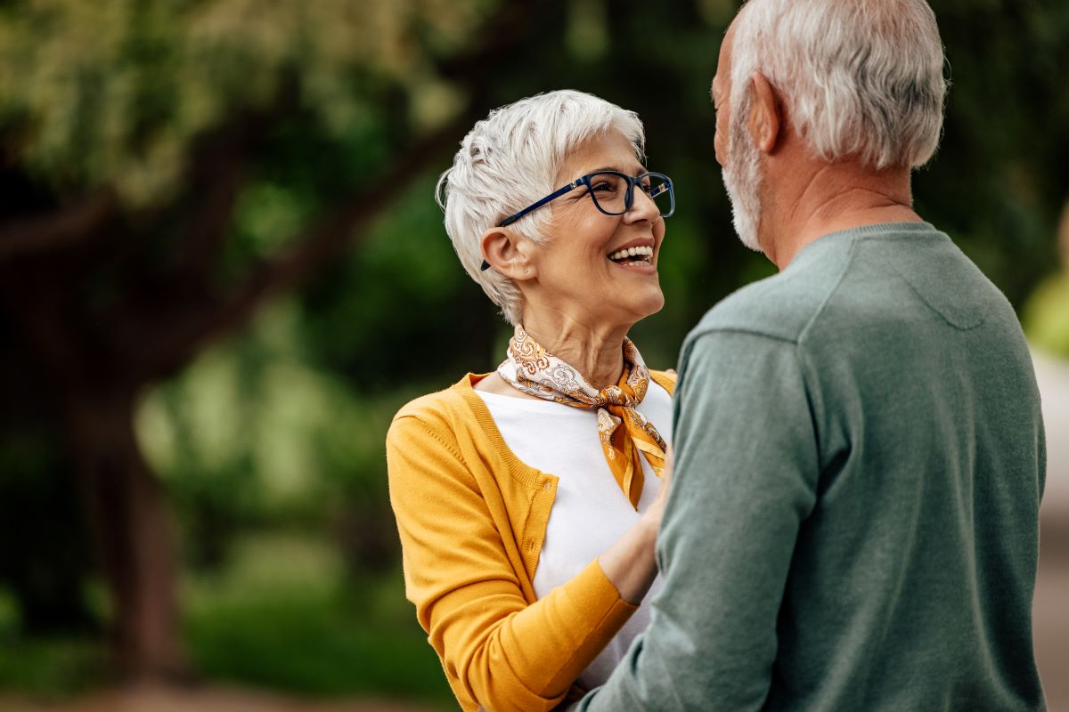 Comment marche Meetic pour les femmes seniors ? Les astuces pour trouver l’amour