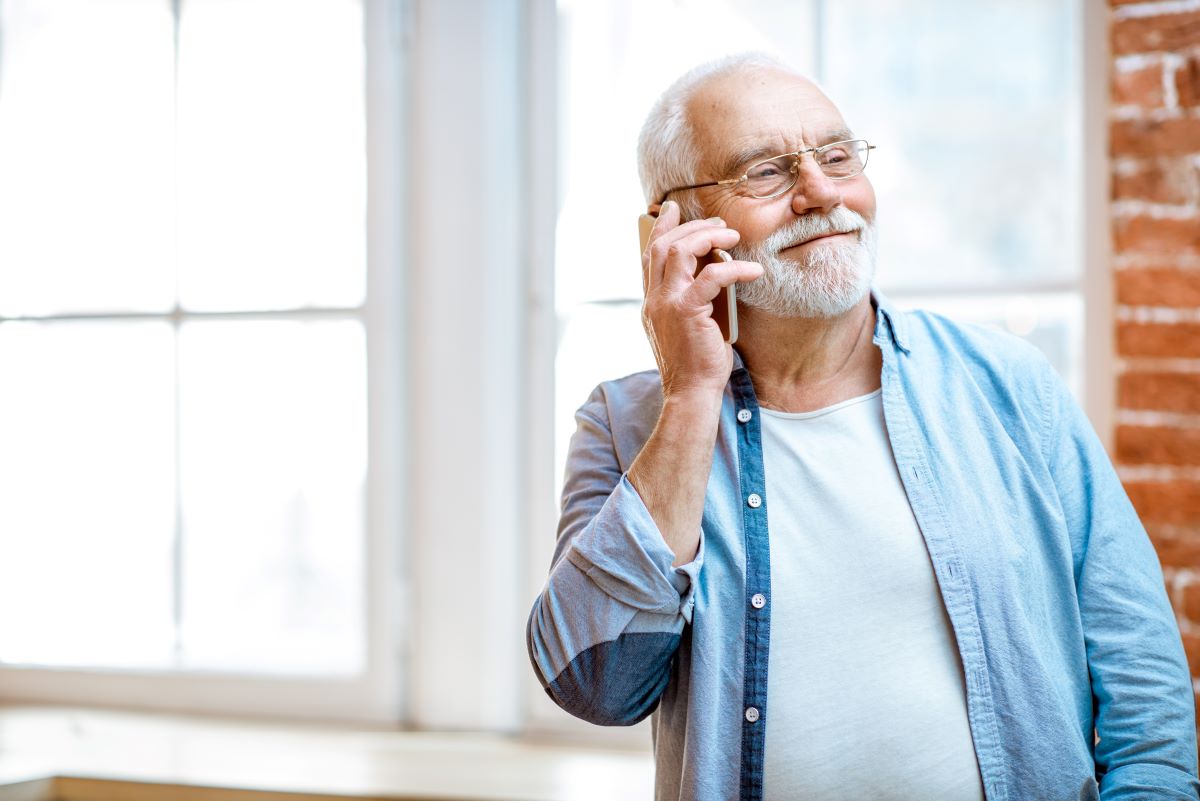 Téléphone pour malvoyant : Les critères de choix à prendre en compte