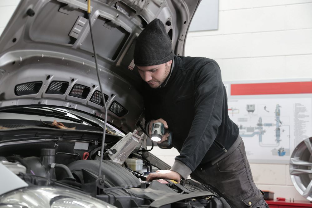 Vidange d’une voiture : à quelle fréquence doit-on la faire ?