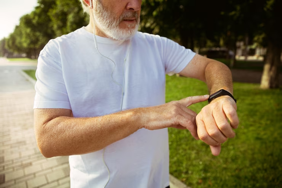 Alarmes pour seniors : système d’alerte sans abonnement pour une assistance à distance