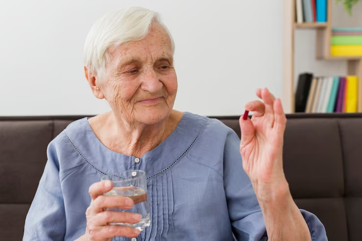 CBD pour les personnes âgées : quels sont les bienfaits et les précautions à prendre ?