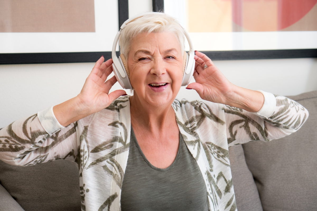 Quelles sont les fonctionnalités clés à rechercher pour un casque TV pour les seniors ?