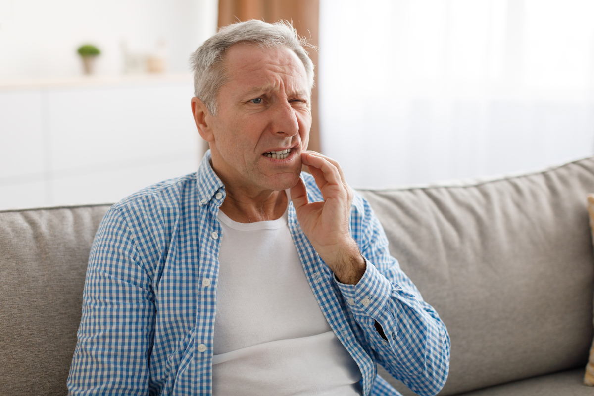 Les risques de faire appel à un dentiste de garde quand on est senior