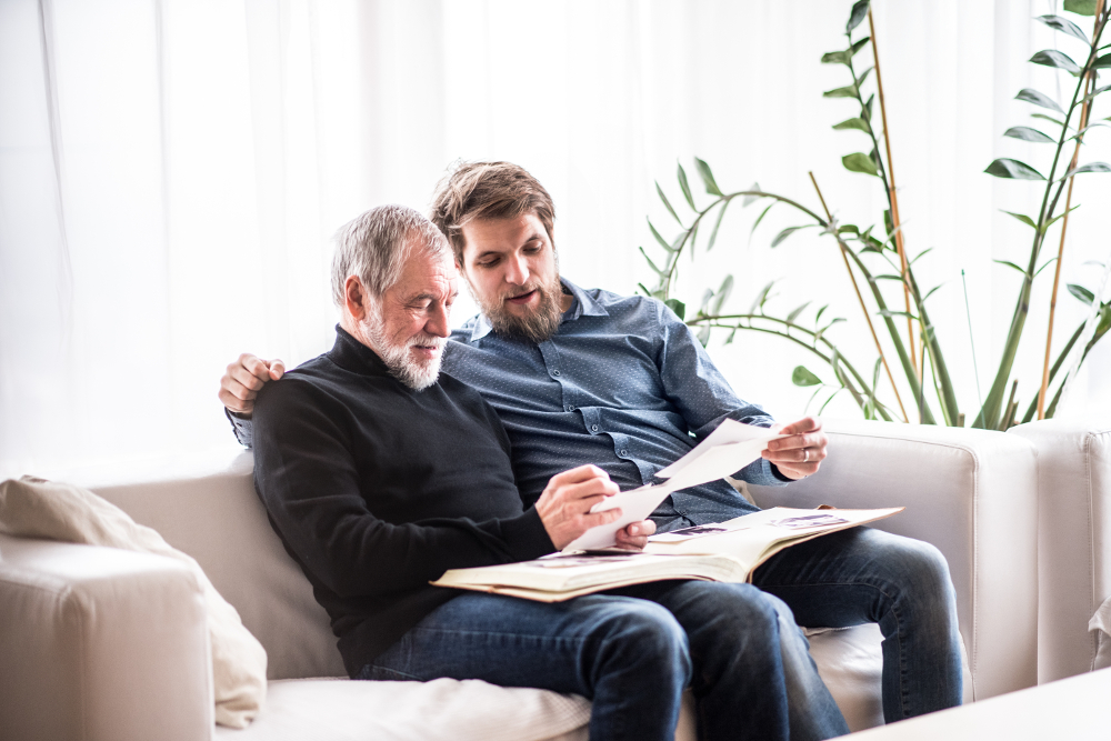 Comment parler d’argent avec vos parents âgés