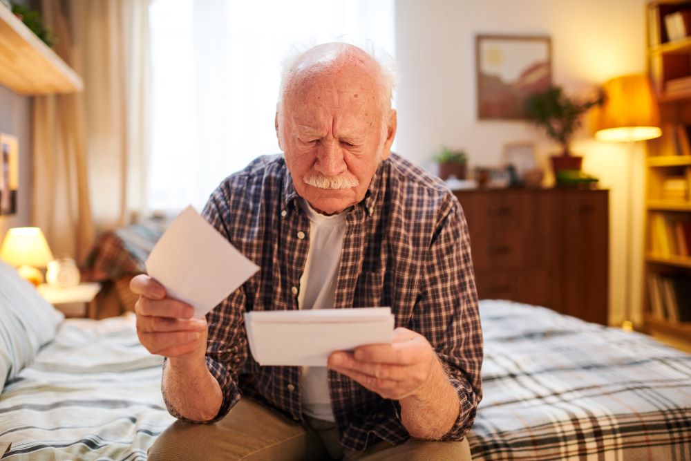 Garde de nuit pour une personne âgée : infos et tarifs de cette prestation de service