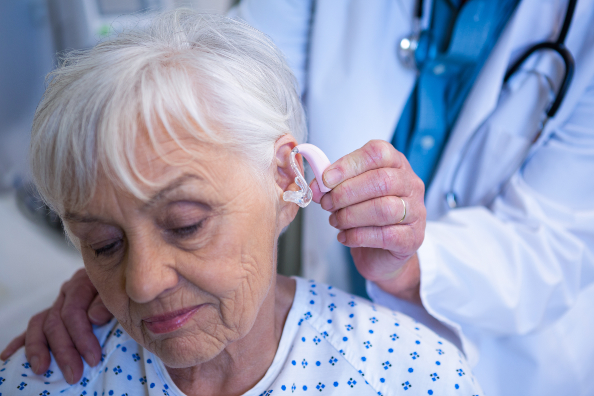 Prix et aides pour des prothèses auditives : comment en bénéficier
