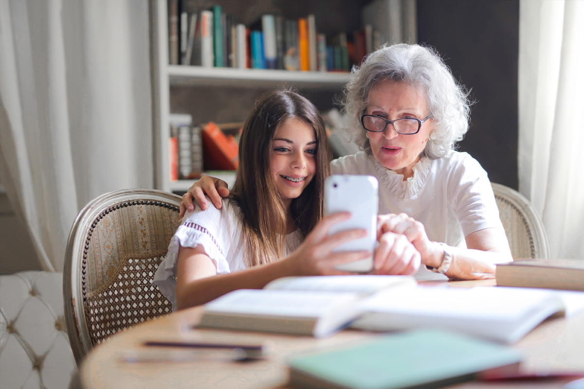 La résine CBD pour usage oral : une solution facile pour le bien-être des seniors ?