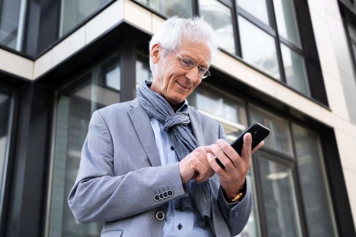 Le téléphone portable avec photo : un moyen simple pour les seniors