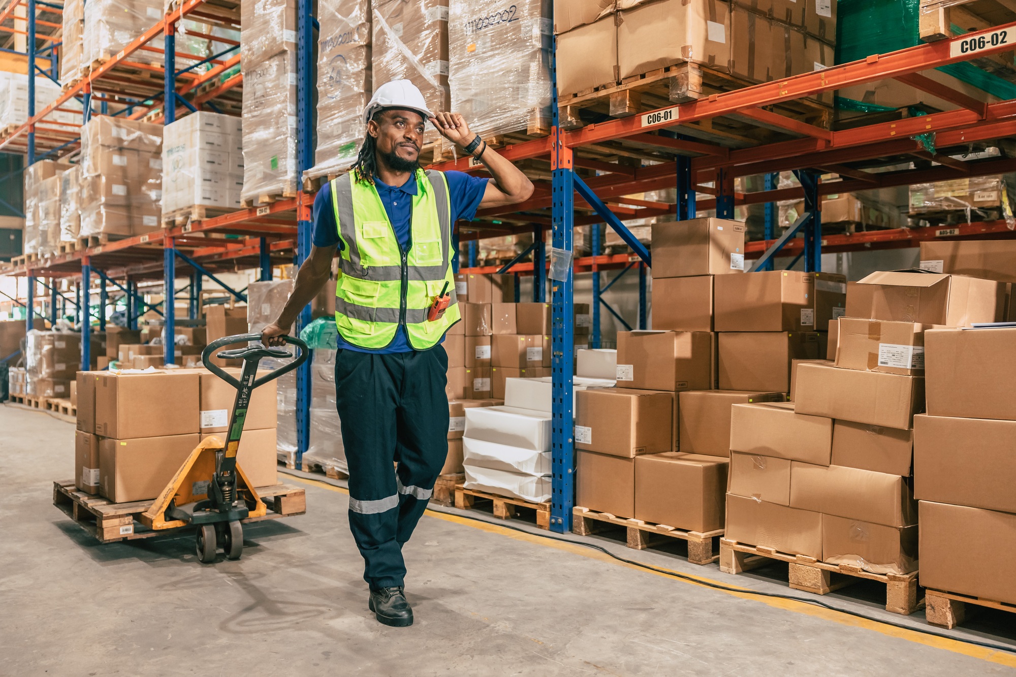 Colis en traitement sur le site logistique de destination : que veut dire cette mise à jour du suivi ?